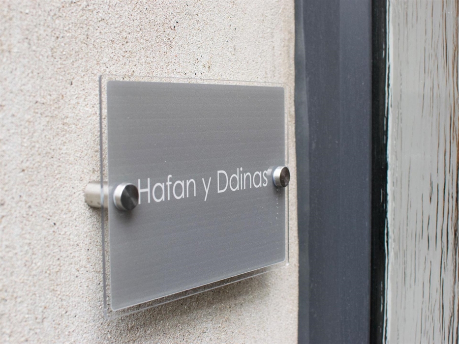 Hafan y Ddinas 1