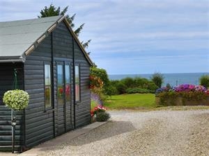 3060 - Garden Chalet, Caernarfon Bay