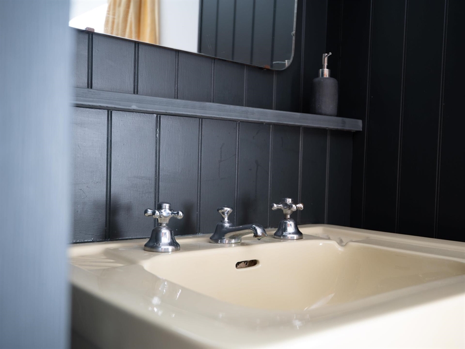 Yellow art deco sink