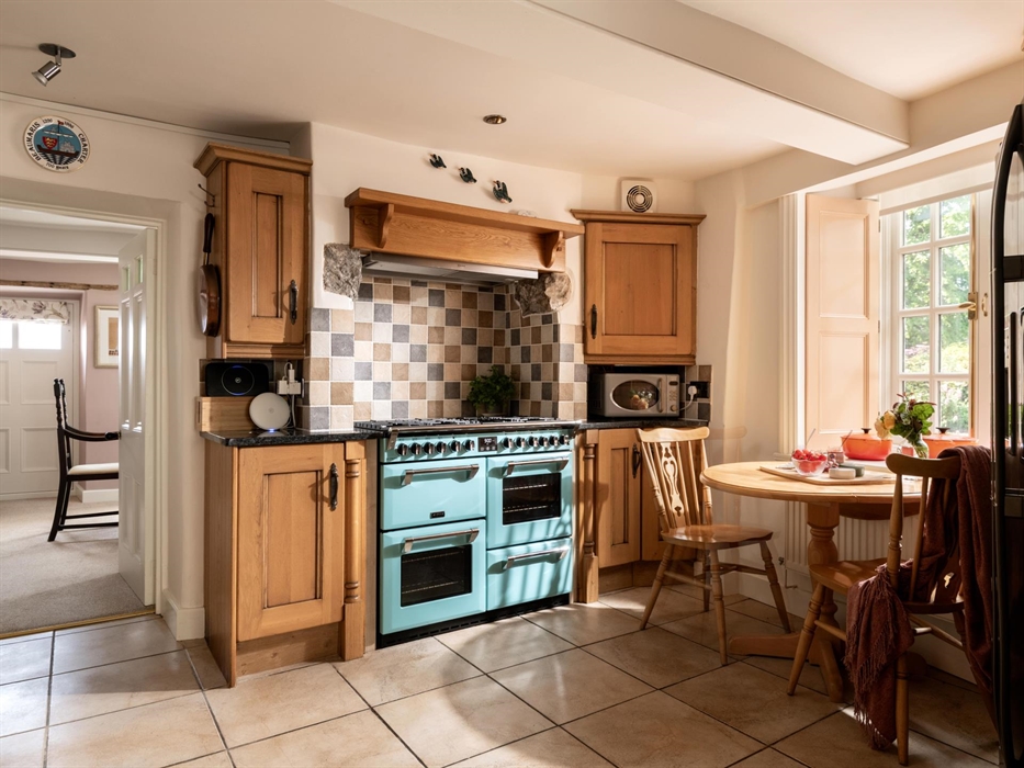 Exceptionally well equipped kitchen for cooks