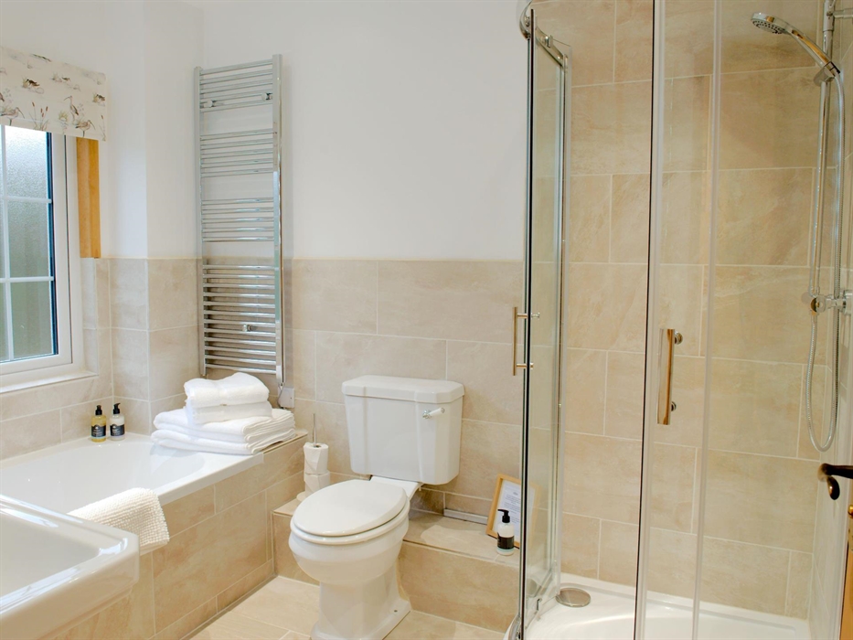 Bathroom in Daffodil