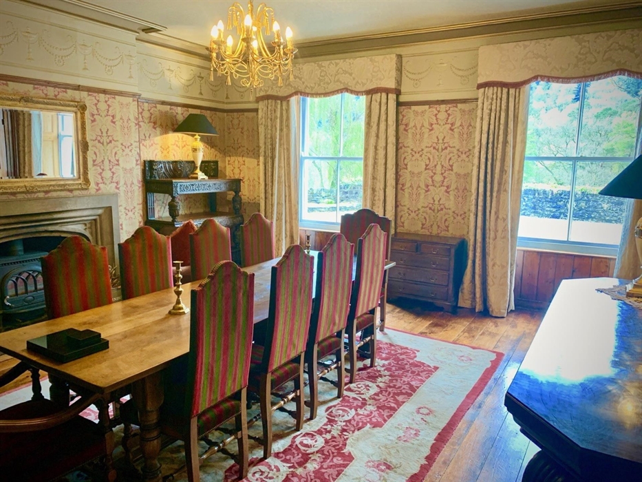 Dining room with woodturner and tv