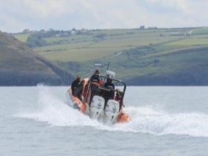 Bay Explorer Turning at Mwnt