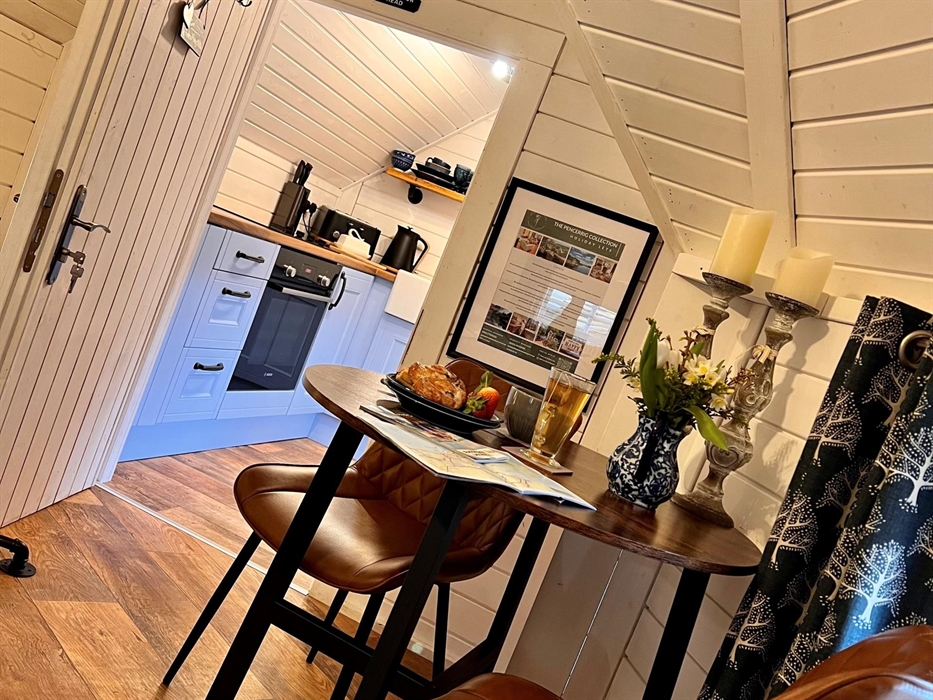 The cabins come with fully equipped kitchen and dining area perfect for two!