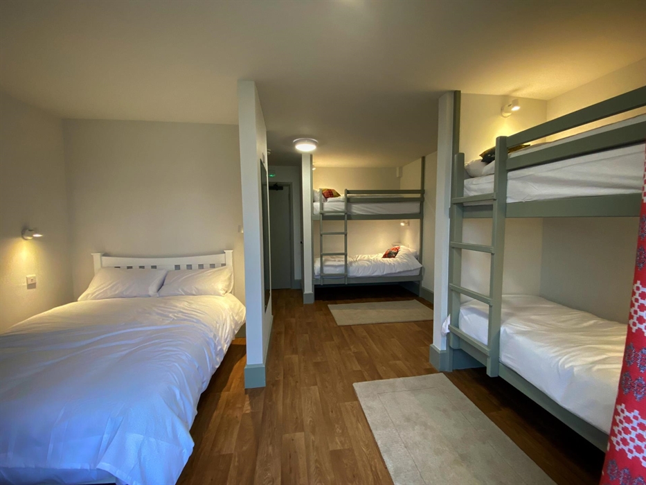 Large family room. Can be used as a double room.