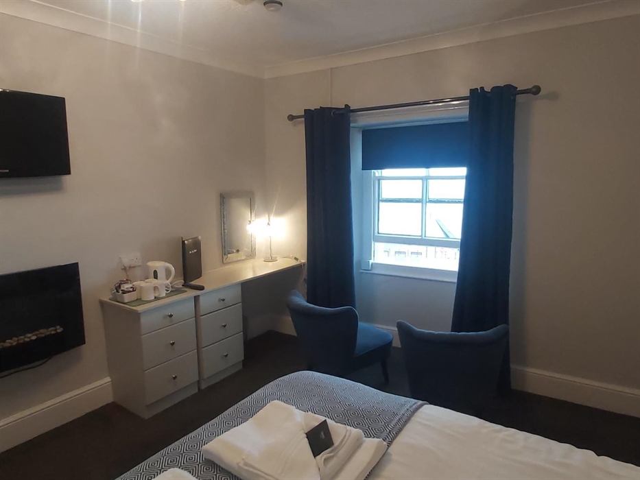 Family Room - 3rd floor - Double and twin room, shared shower room.