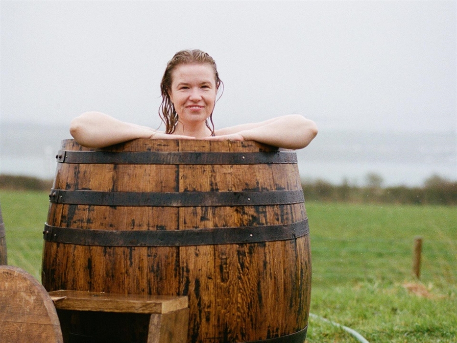 An outdoor bathing experience. Wild seaweed baths by Halen Môn, the first in Wales. Soak in the restorative power of seaweed.
