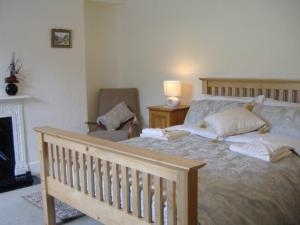 ABERHIRIAETH FARMHOUSE - SLEEPS 6