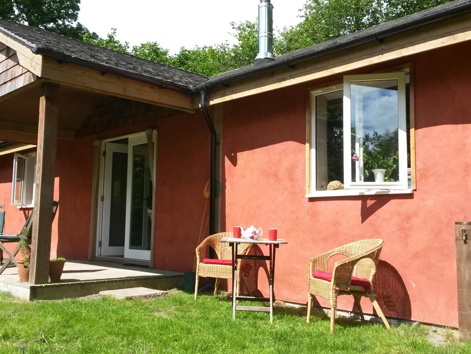 Sit  and listen to the birds and the sound of the stream, whilst enjoying the view, perfect peace and quiet.