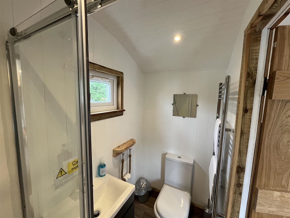 Each of our huts comes with a en-suite bathroom with walk in shower, toilet and hand basin.