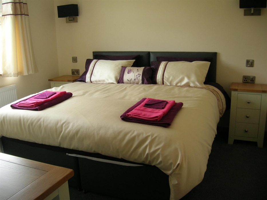 This bed can be split into 2 singles.