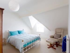 Top Flat 38 Victoria Avenue