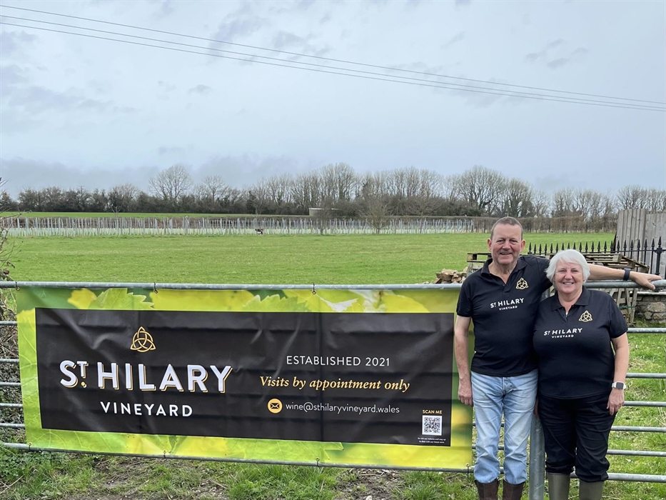 Liz & Peter Loch welcome you