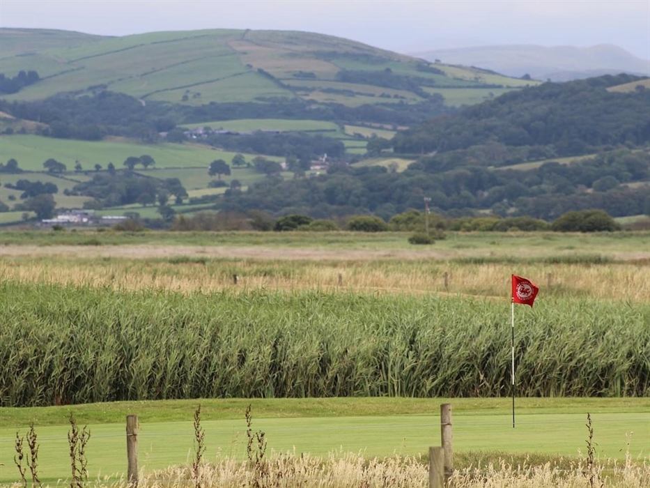 Borth & Ynyslas Golf Club