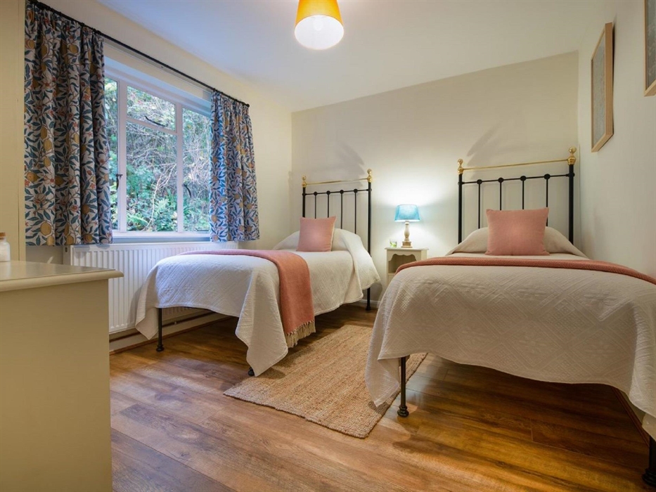 Little Milford Lodge Twin Bedroom