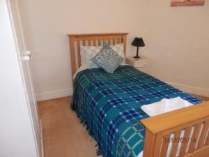 ABERHIRIAETH FARMHOUSE - SLEEPS 6