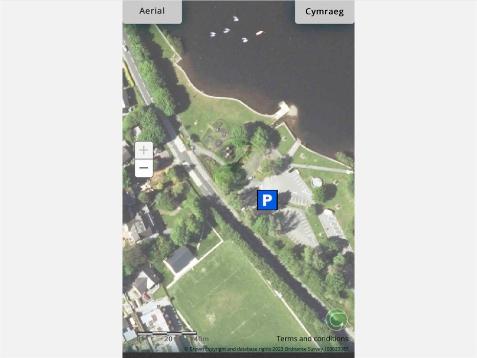 For additional cars the village 24 hour  payment car park is located a short distance away next to Llyn Padarn. There is limited street parking which