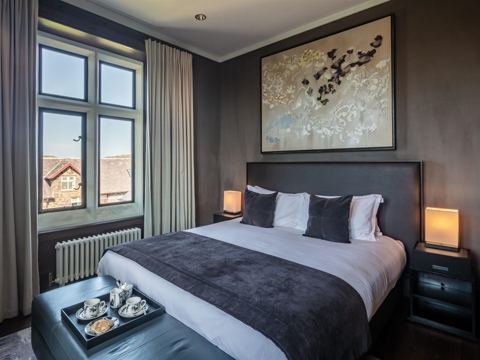 Mountain Bedroom, Penrhiw Priory