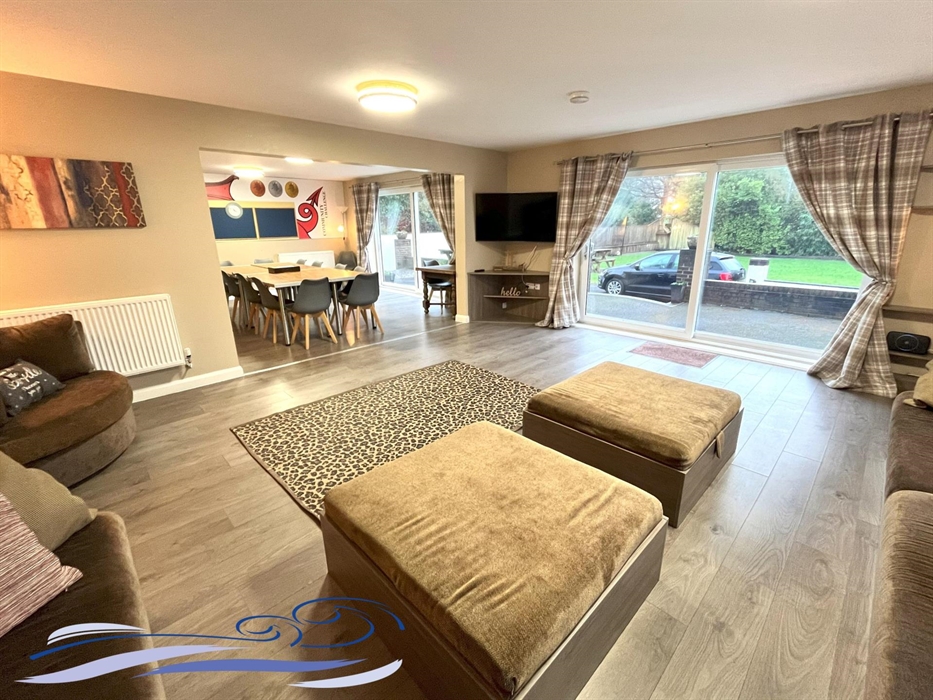 Living Room / Dining Area