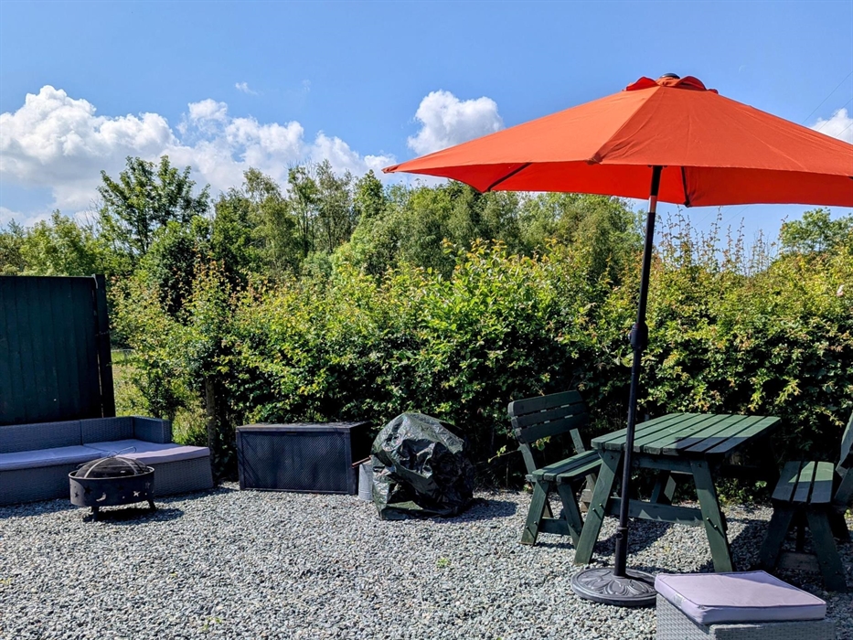 Tad cabin outside area