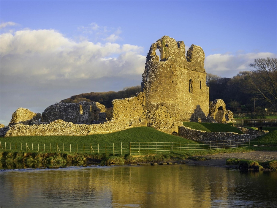 Ogmore Castle