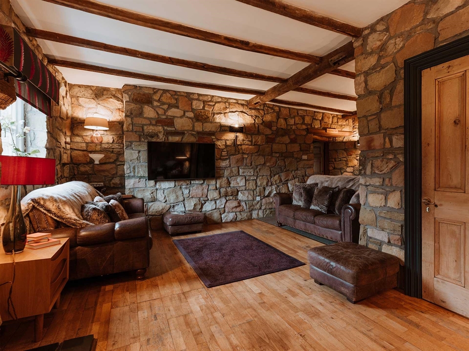 Relax, put your feet up, revel in the warmth of the open fire and enjoy some family flicks on our 50-inch Smart TV. Tap into the free wifi sink into t