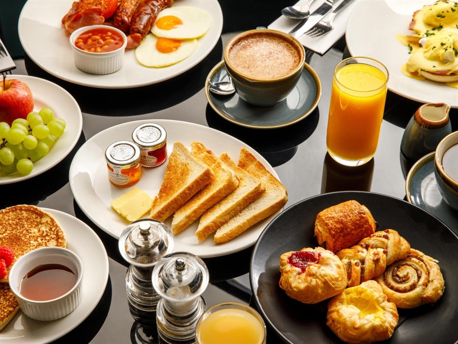 A full breakfast to set you up for the day ahead with unlimited tea/coffee - what more could you want?