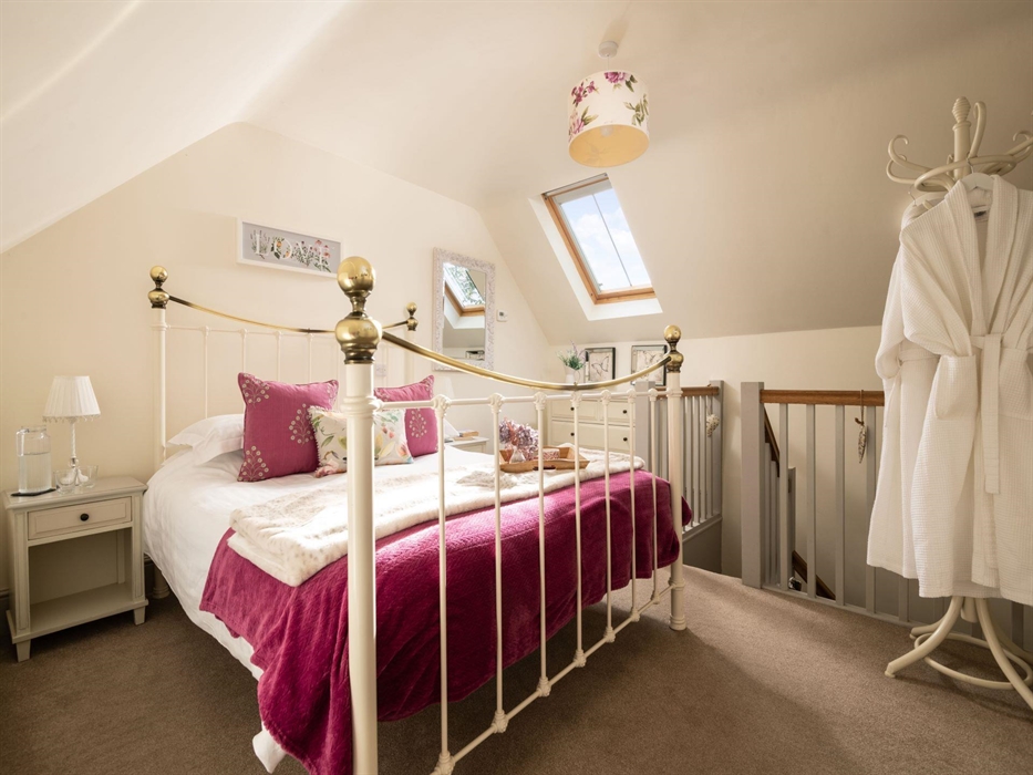 A romantic luxury retreat !