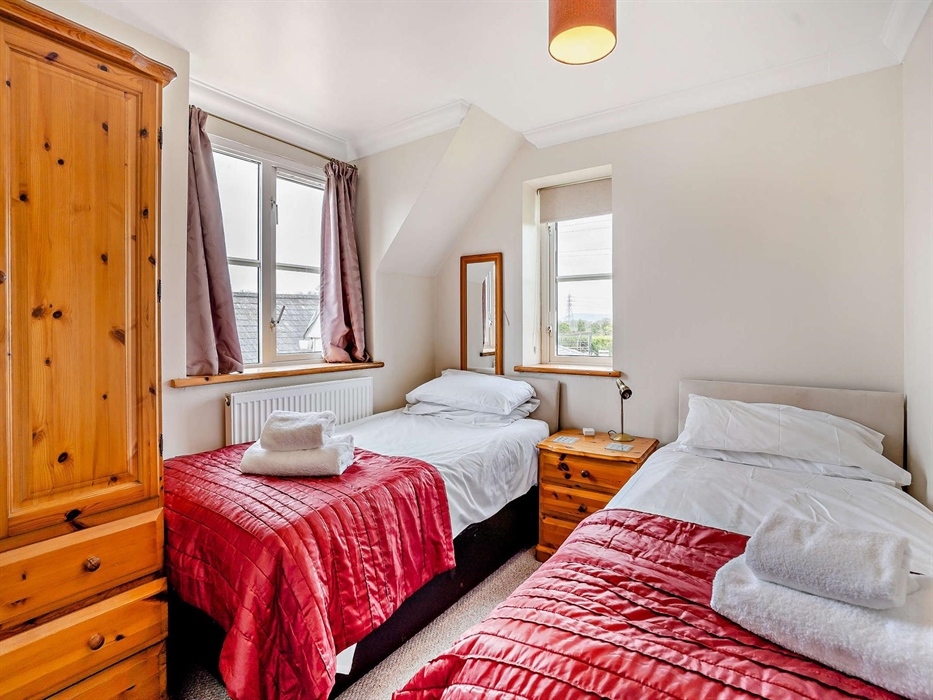 The Lodge, two single beds