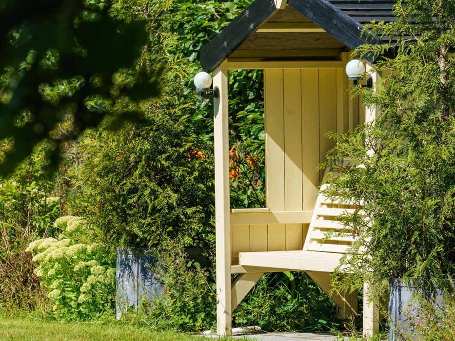 With 4 acres of communal gardens, there is always a peaceful spot to stop and unwind.