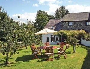 Self contained and fenced garden at Fron Fawr