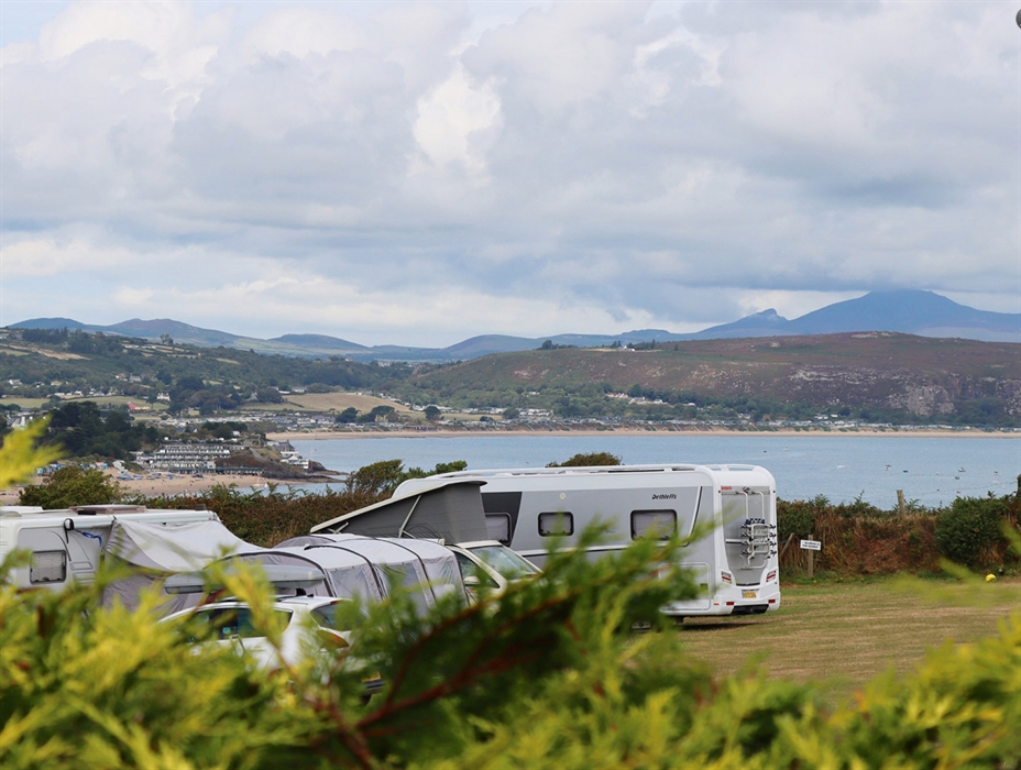 Motorhome & Camper vans enjoying Abersoch sea view