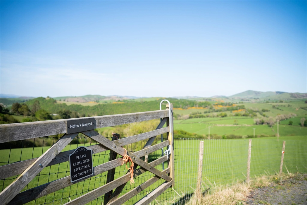 As you approach the hut, you’re welcomed by this gate in the photo. It has a trombone handle, meaning you can open easily if in a wheelchair, or on a