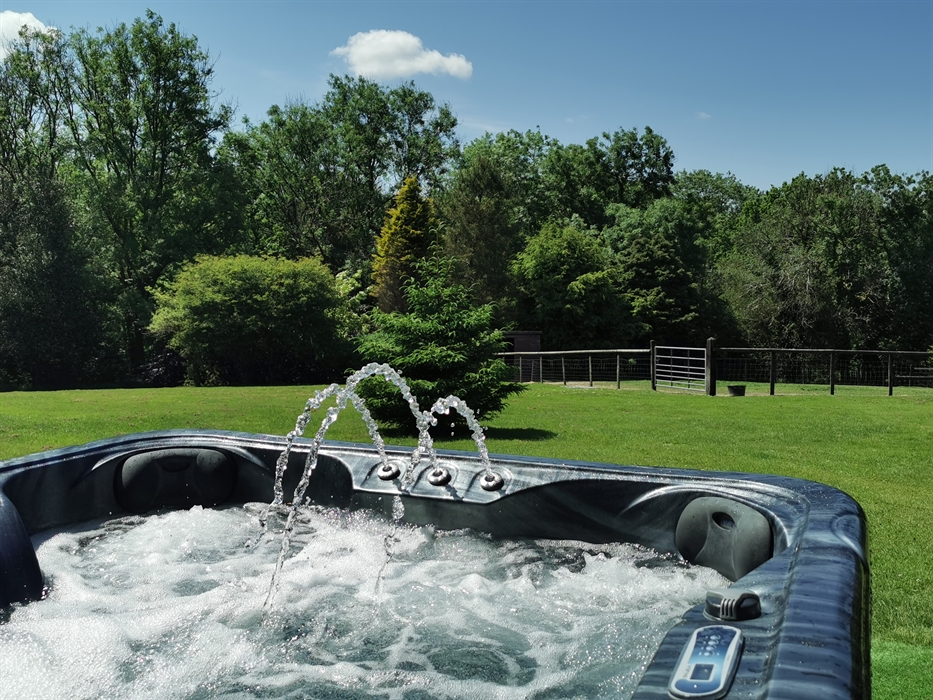 Hot tubs at Wellstone Cottages