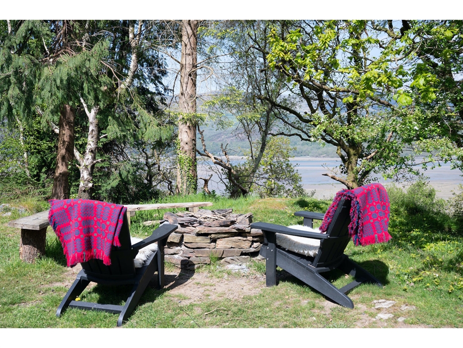Large yurt outdoor chairs