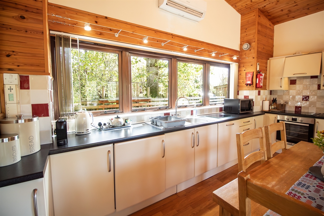 Fully equipped kitchen with built in appliances.