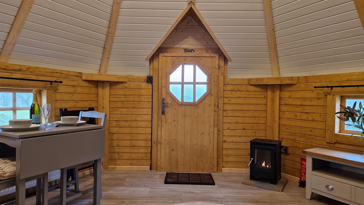 Lodge entrance and cast iron Bioethanol burner