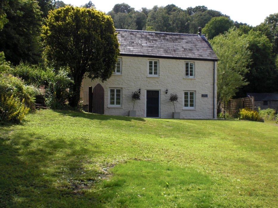 Tintern Abbey Cottage front view