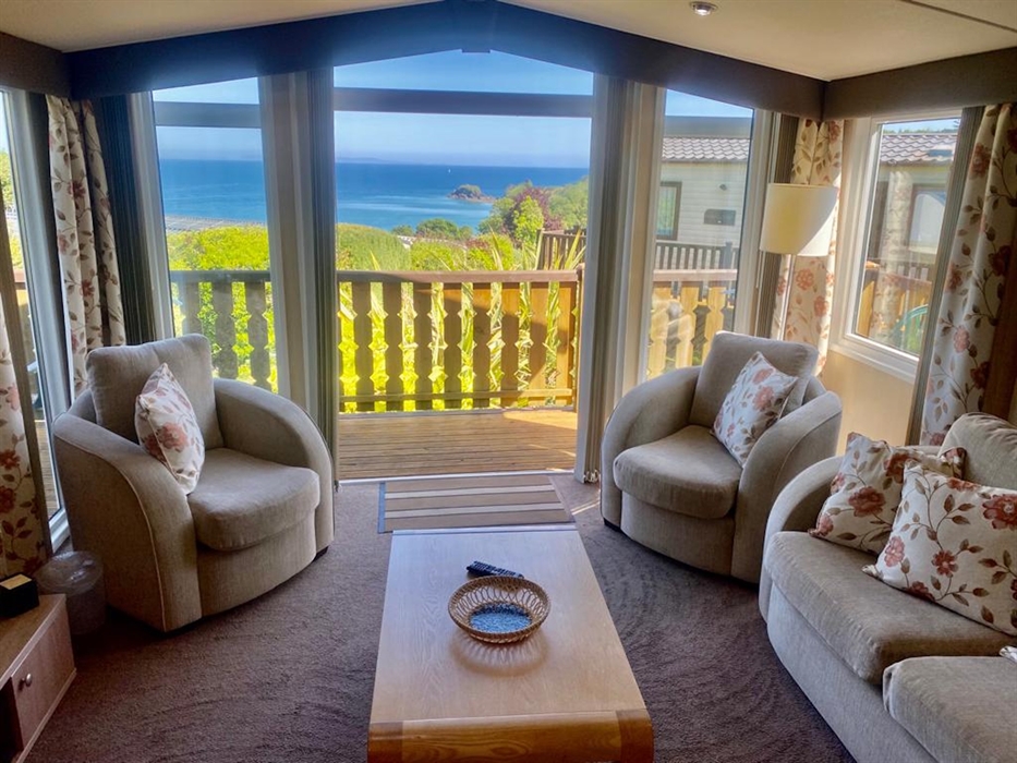 Executive Caravan Lounge