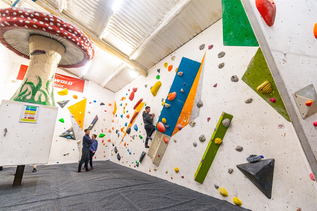 Low-level Bouldering