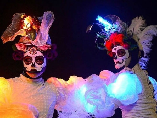 Illuminated cotumes - Spooks in the City: El Dia de los Muertos
