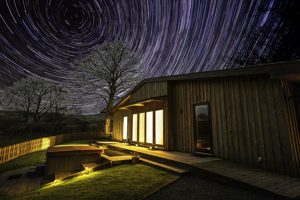 Stargazing experiences at Lon Lodges and dark skies photography workshops.