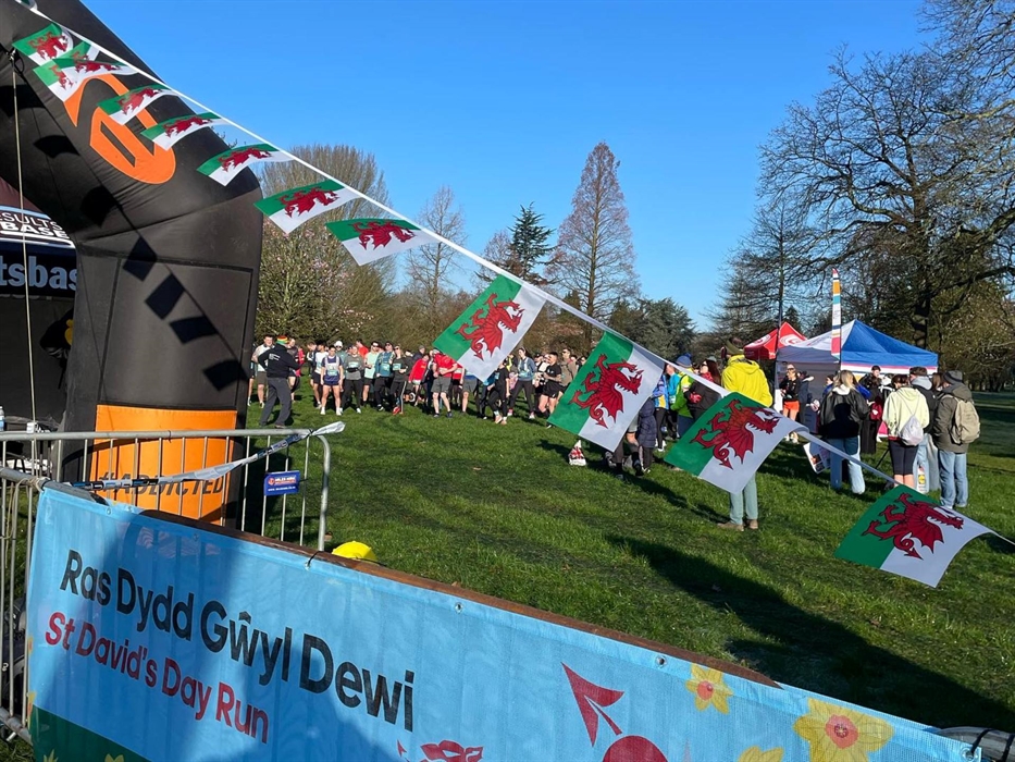 Getting ready for the St David's Day Run at Bute Park