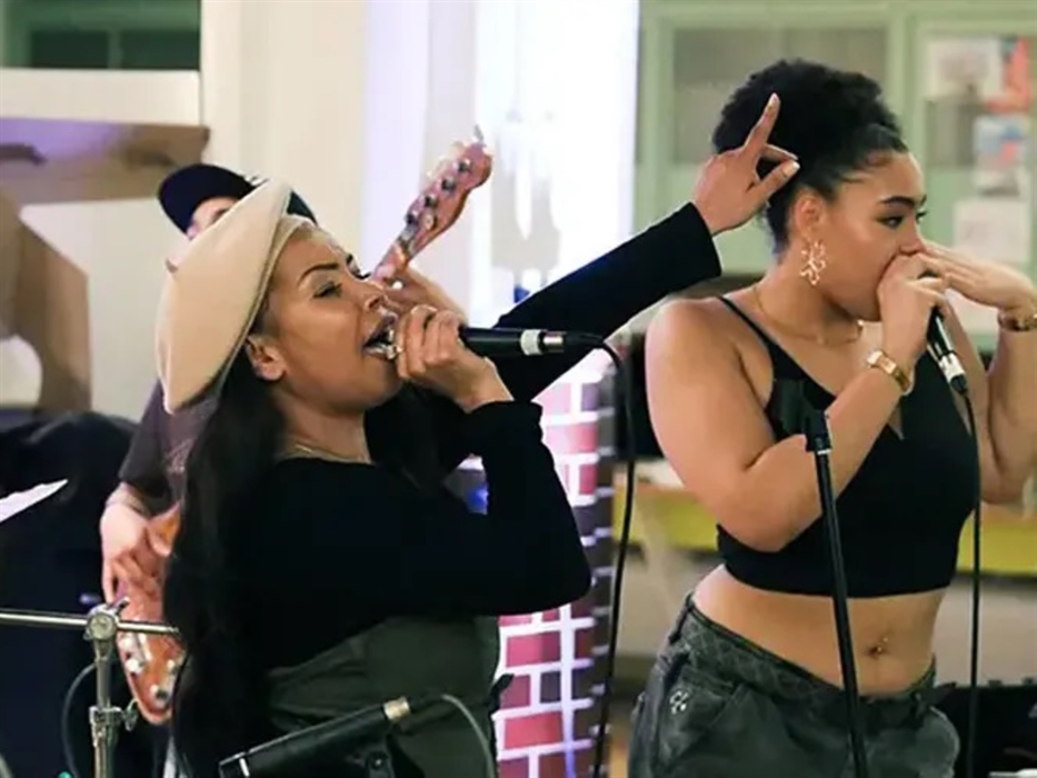 Tan Cerdd at Chapter